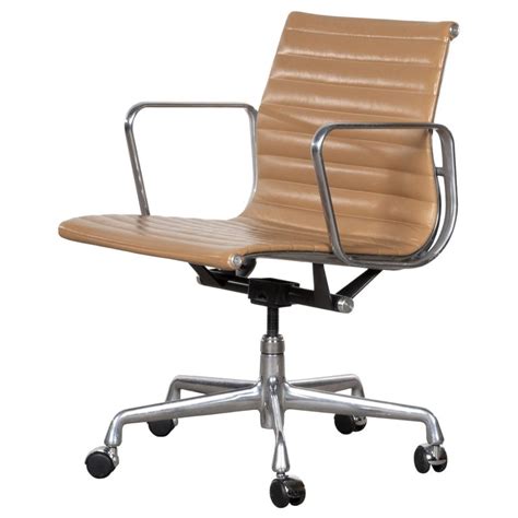 fake herman miller eames executive chair - Herman Miller chair buy online.